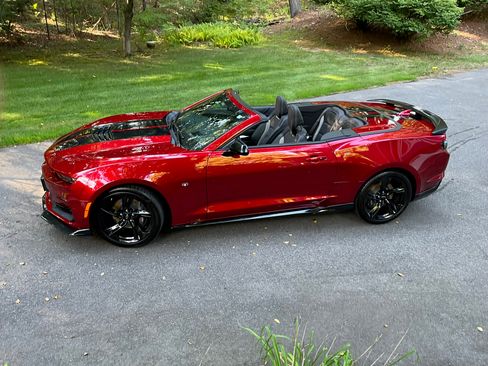 Used 2024 Chevrolet Camaro SS RWD image 9