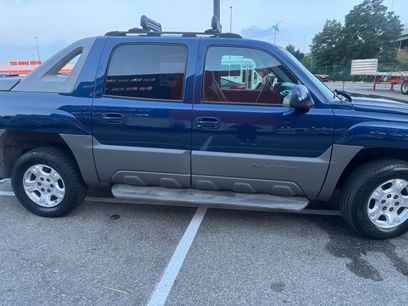 Used 2002 Chevrolet Avalanche 4x4 w/ Off-Road Suspension Pkg