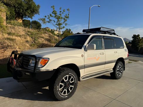 Used 2004 Toyota Land Cruiser AWD/4WD image 8