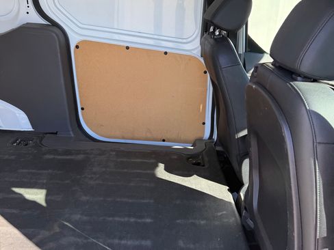 Used 2019 Ford Transit Connect XL image 1