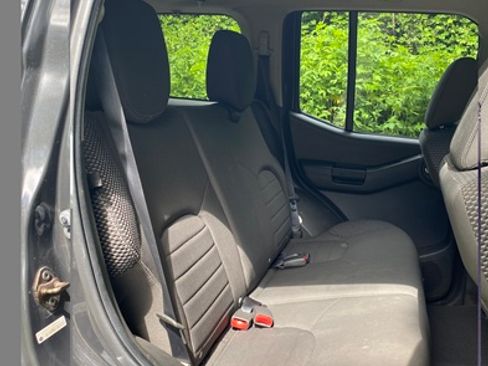 Used 2015 Nissan Xterra PRO-4X AWD/4WD image 10