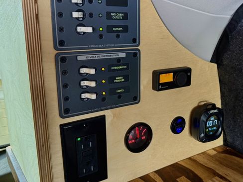 Used 2021 Mercedes-Benz Metris Passenger image 10