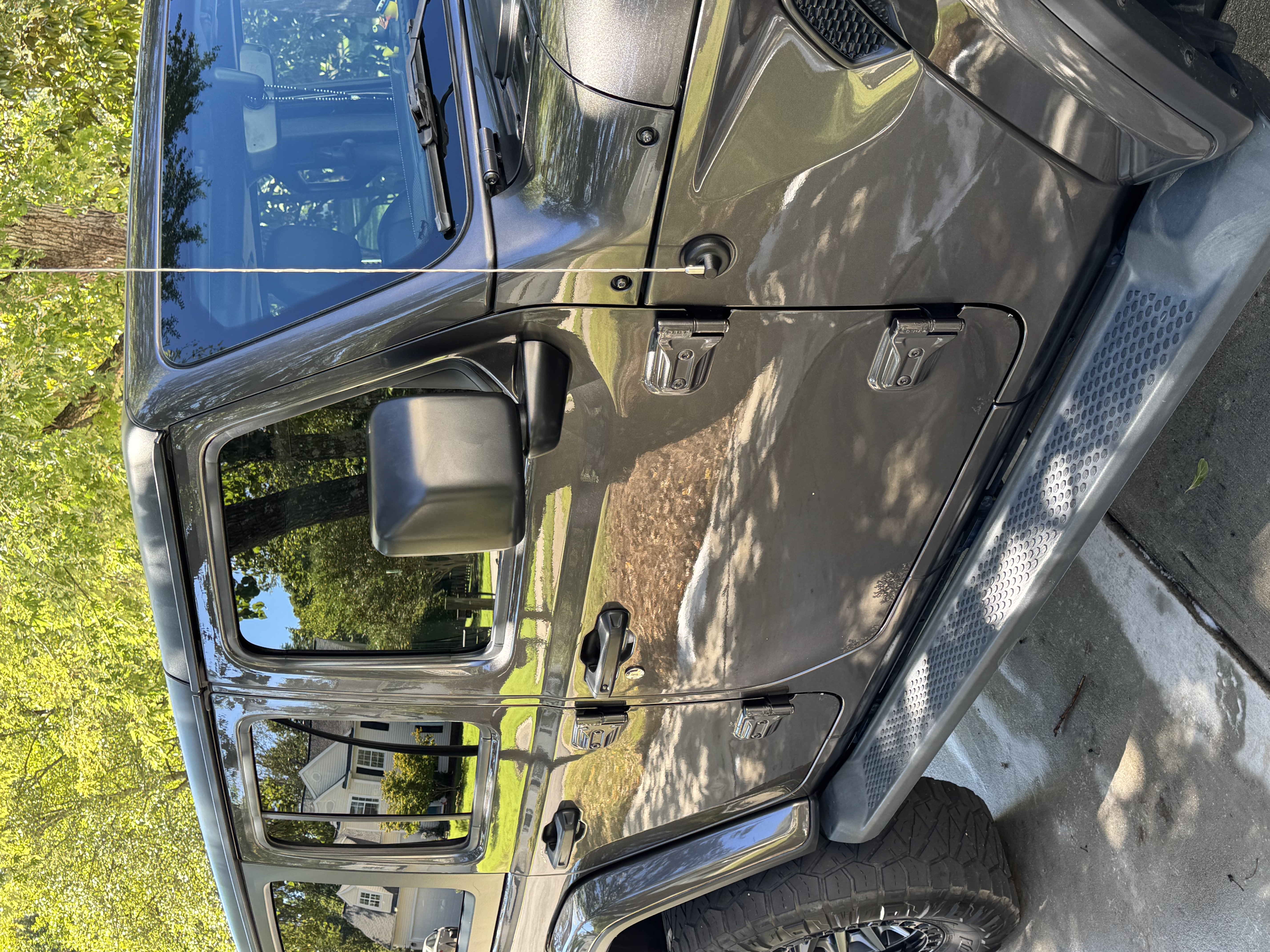 Used 2018 Jeep Wrangler Unlimited Sahara w/ Dual Top Group AWD/4WD image 8
