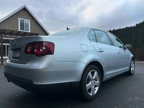 Used 2009 Volkswagen Jetta SE image 4