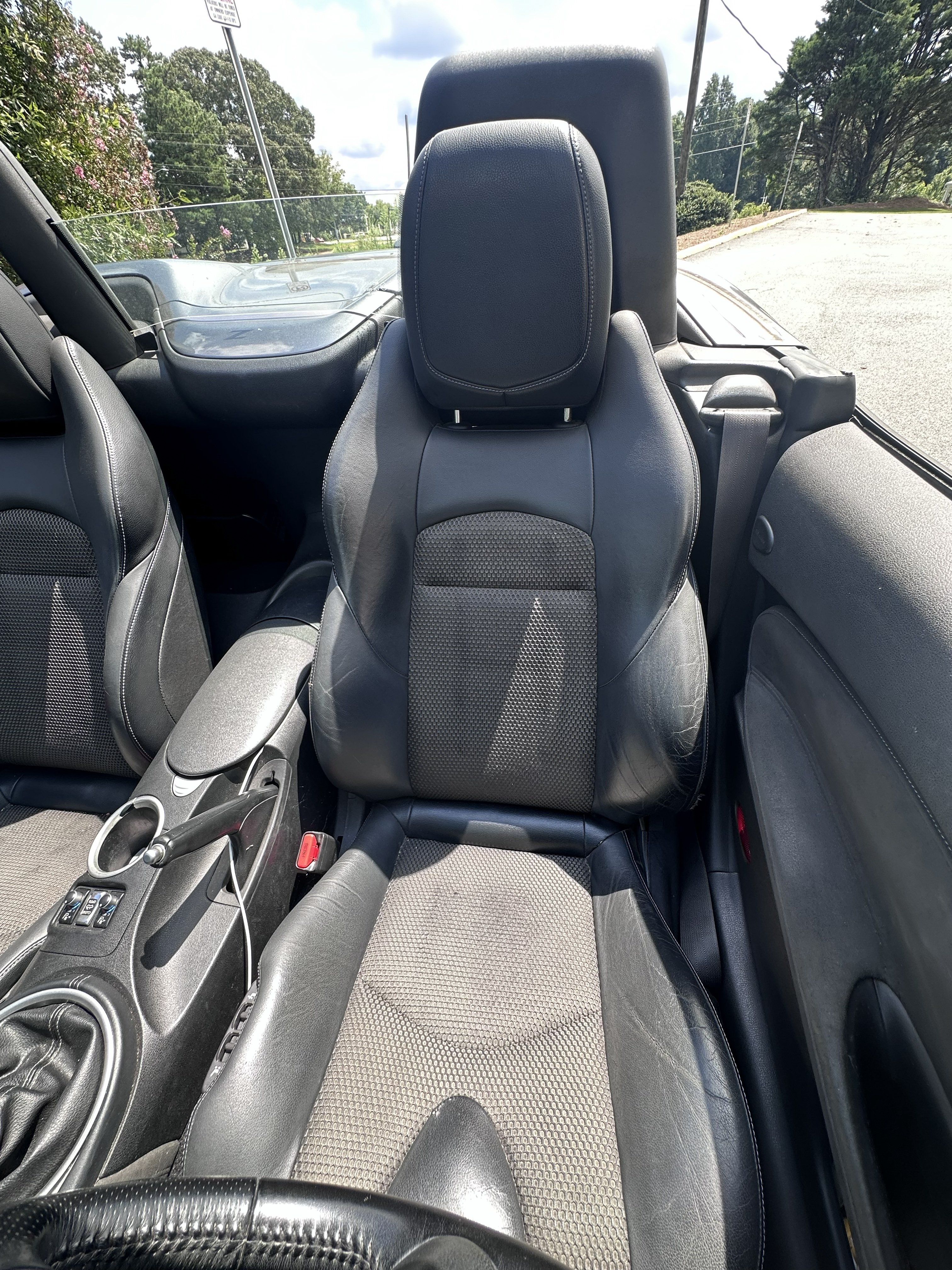 Used 2012 Nissan 370Z Touring RWD image 5