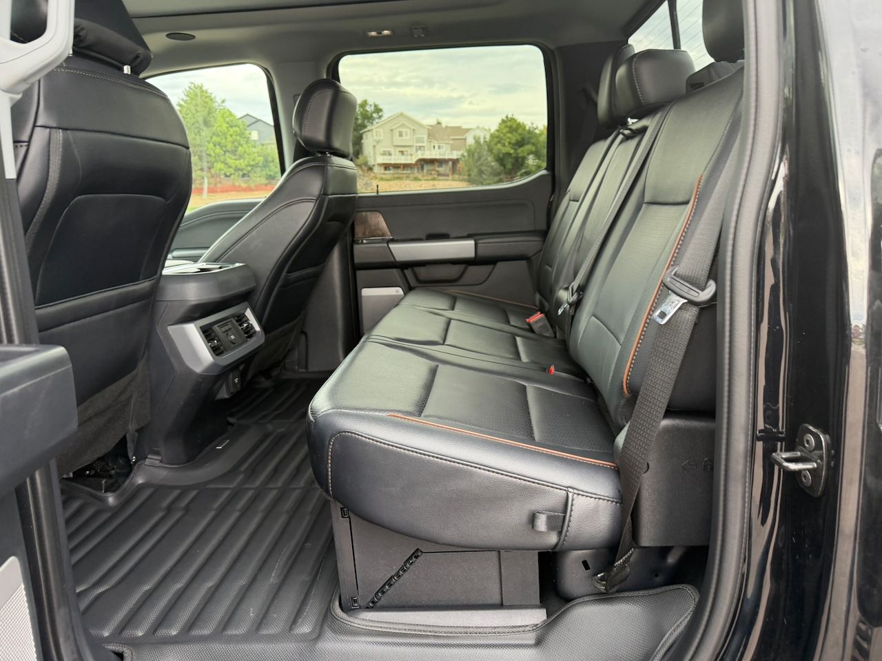 Used 2025 Ford F350 Lariat w/ Lariat Ultimate Package AWD/4WD image 24
