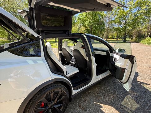 Used 2024 Tesla Model X Plaid AWD/4WD image 24