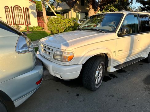 Used 2000 Ford Explorer Limited image 5