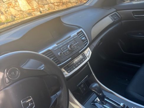 Used 2015 Honda Accord LX image 10