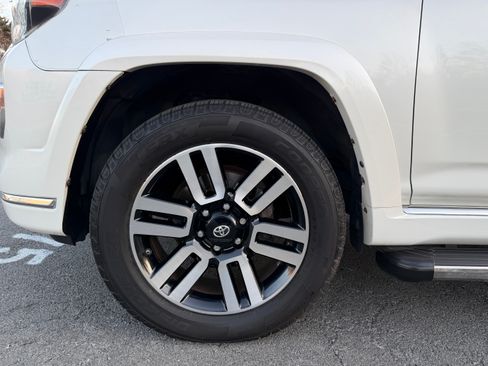Used 2014 Toyota 4Runner Limited image 22