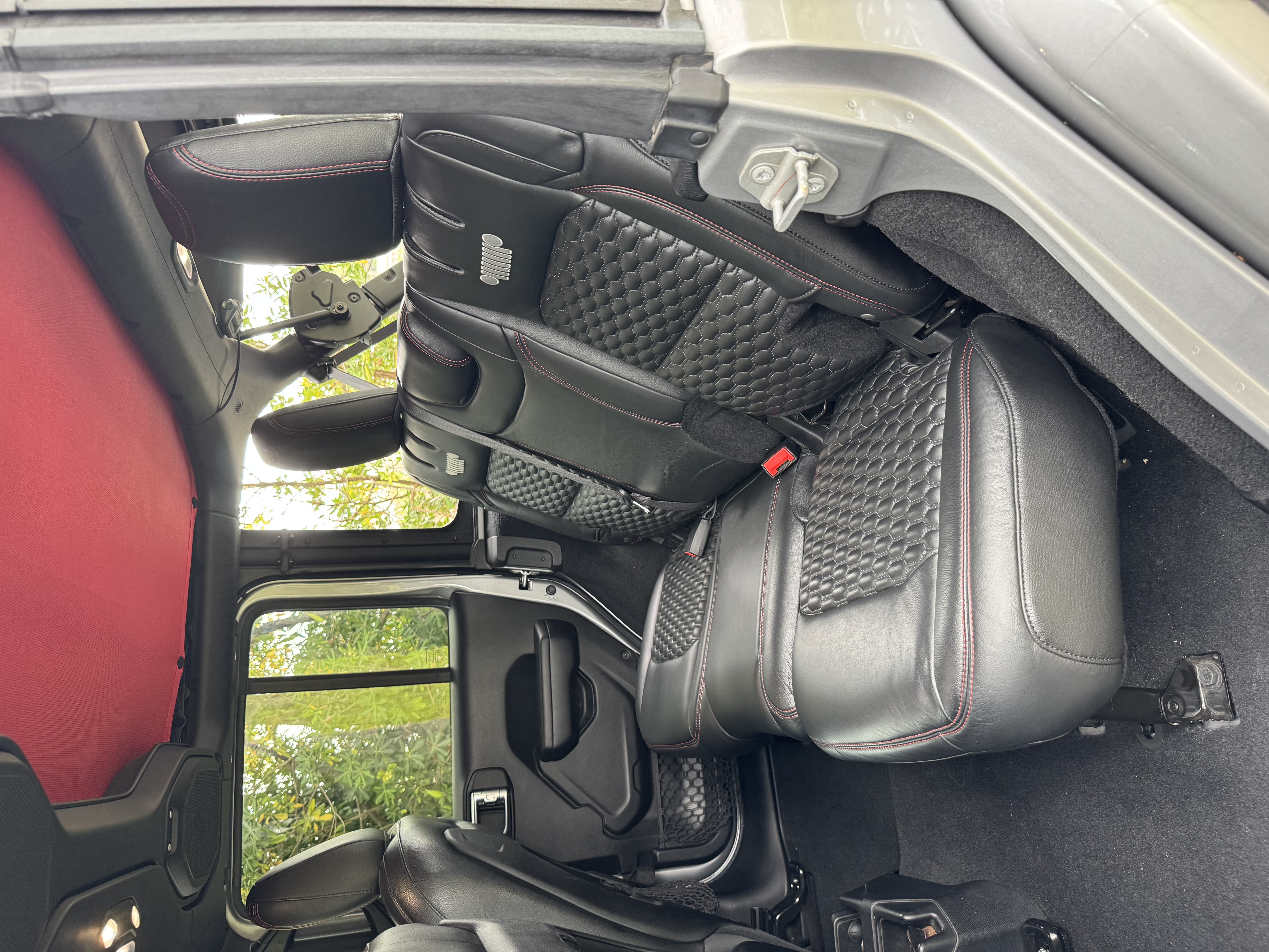 Used 2021 Jeep Wrangler Unlimited Rubicon AWD/4WD image 5
