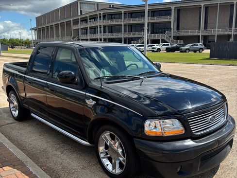 Used 2003 Ford F150 Harley-Davidson image 2