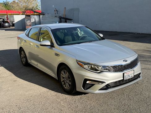 Used 2019 Kia Optima LX image 2
