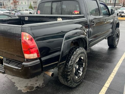 Used 2006 Toyota Tacoma PreRunner image 2