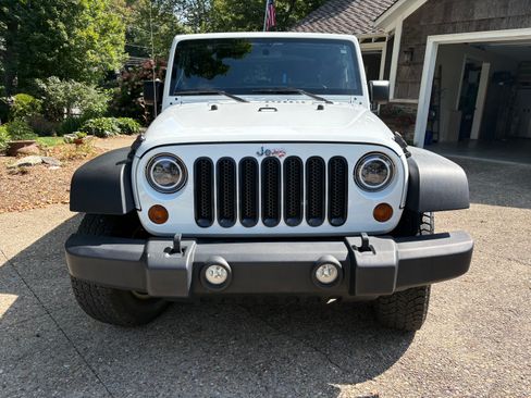 Used 2011 Jeep Wrangler Sport AWD/4WD image 5