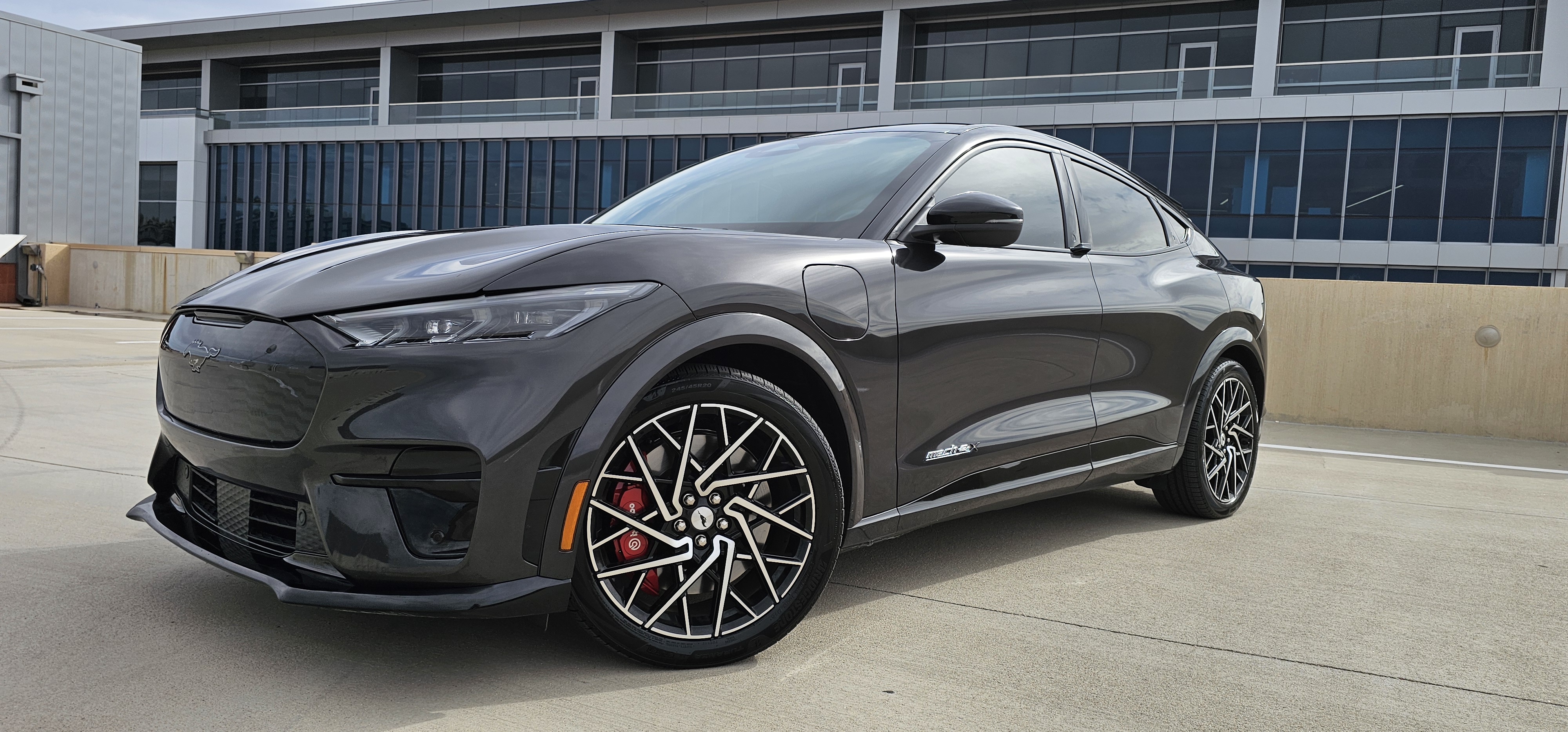 Used 2022 Ford Mustang Mach-E GT w/ GT Performance Edition AWD/4WD image 1