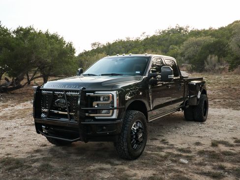 Used 2024 Ford F350 Lariat w/ Lariat Ultimate Package image 5