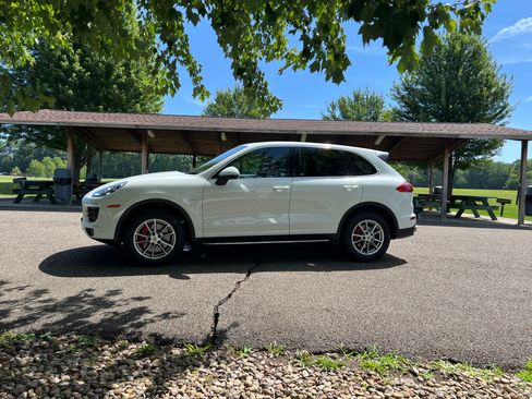 Used 2015 Porsche Cayenne Diesel image 5