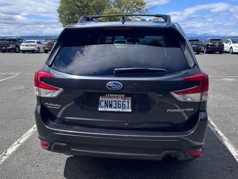 Used 2019 Subaru Forester Premium AWD/4WD image 9