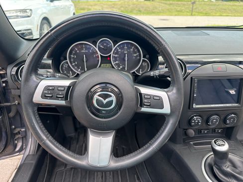 Used 2007 MAZDA MX-5 Miata Grand Touring w/ Premium Pkg image 13