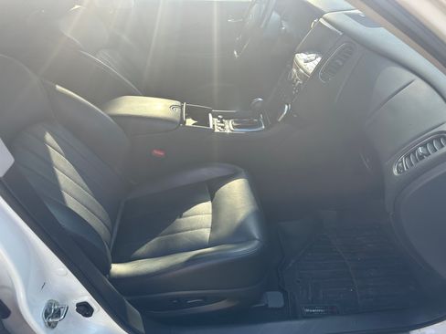 Used 2017 INFINITI QX50 2WD w/ Deluxe Touring Package image 21