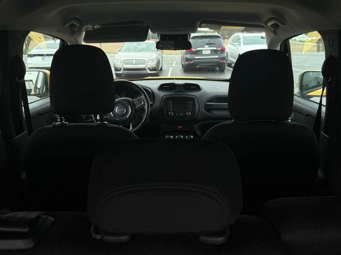 Used 2015 Jeep Renegade Latitude image 13