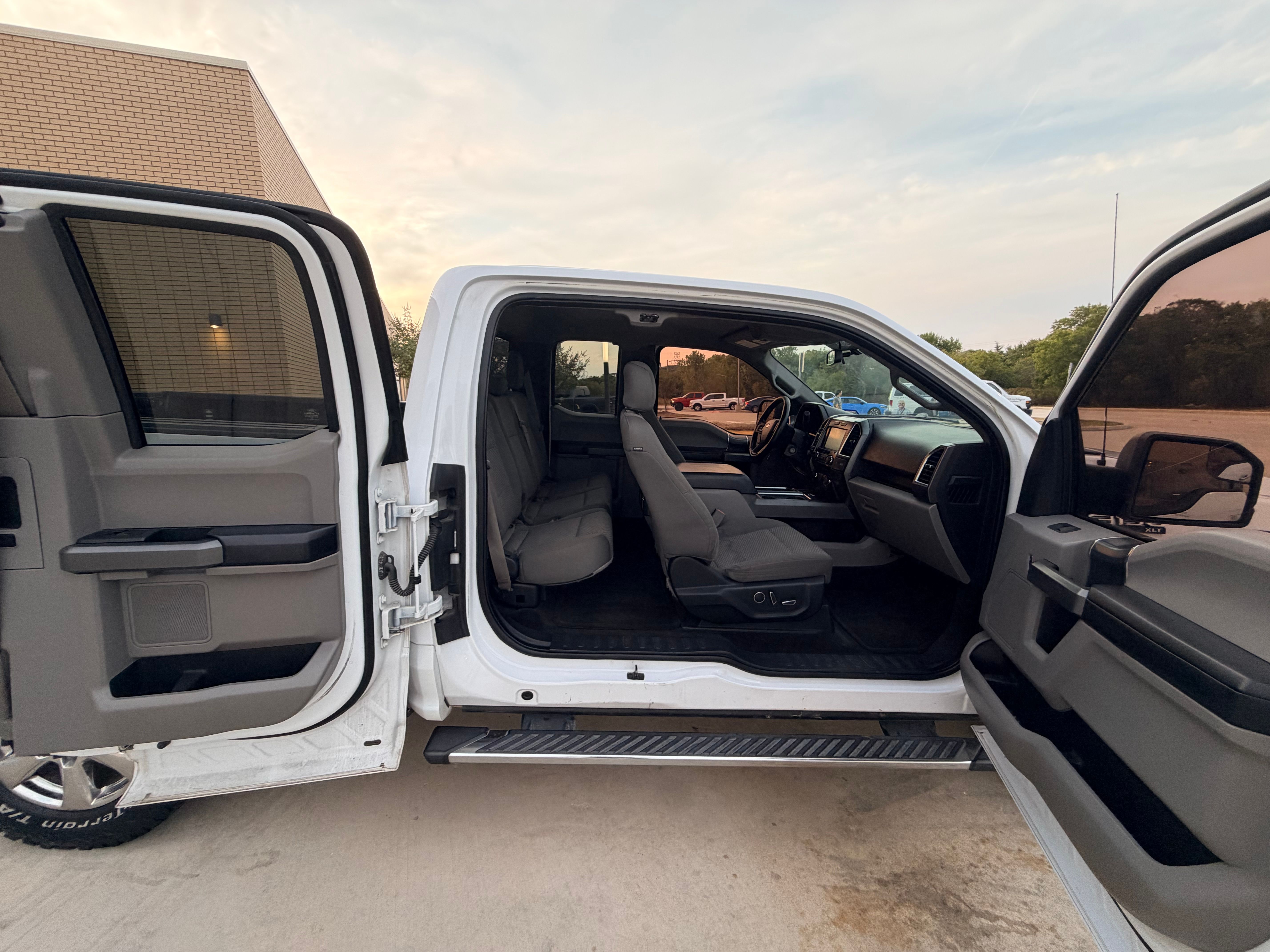 Used 2015 Ford F150 XLT w/ Equipment Group 302A Luxury RWD image 12