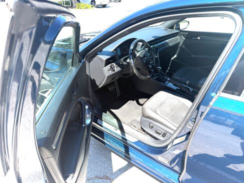 Used 2021 Volkswagen Passat 2.0T R-Line image 11