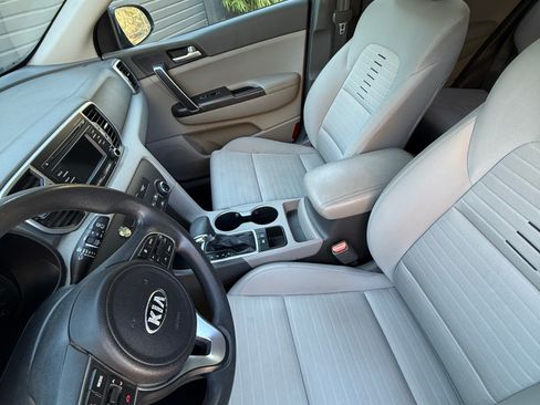 Used 2017 Kia Sportage LX w/ LX Popular Package FWD image 11
