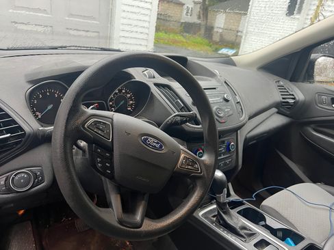 Used 2017 Ford Escape SE image 8