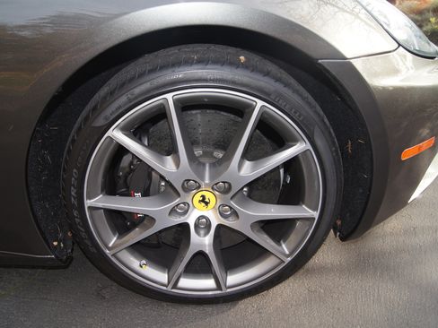 Used 2013 Ferrari California image 28