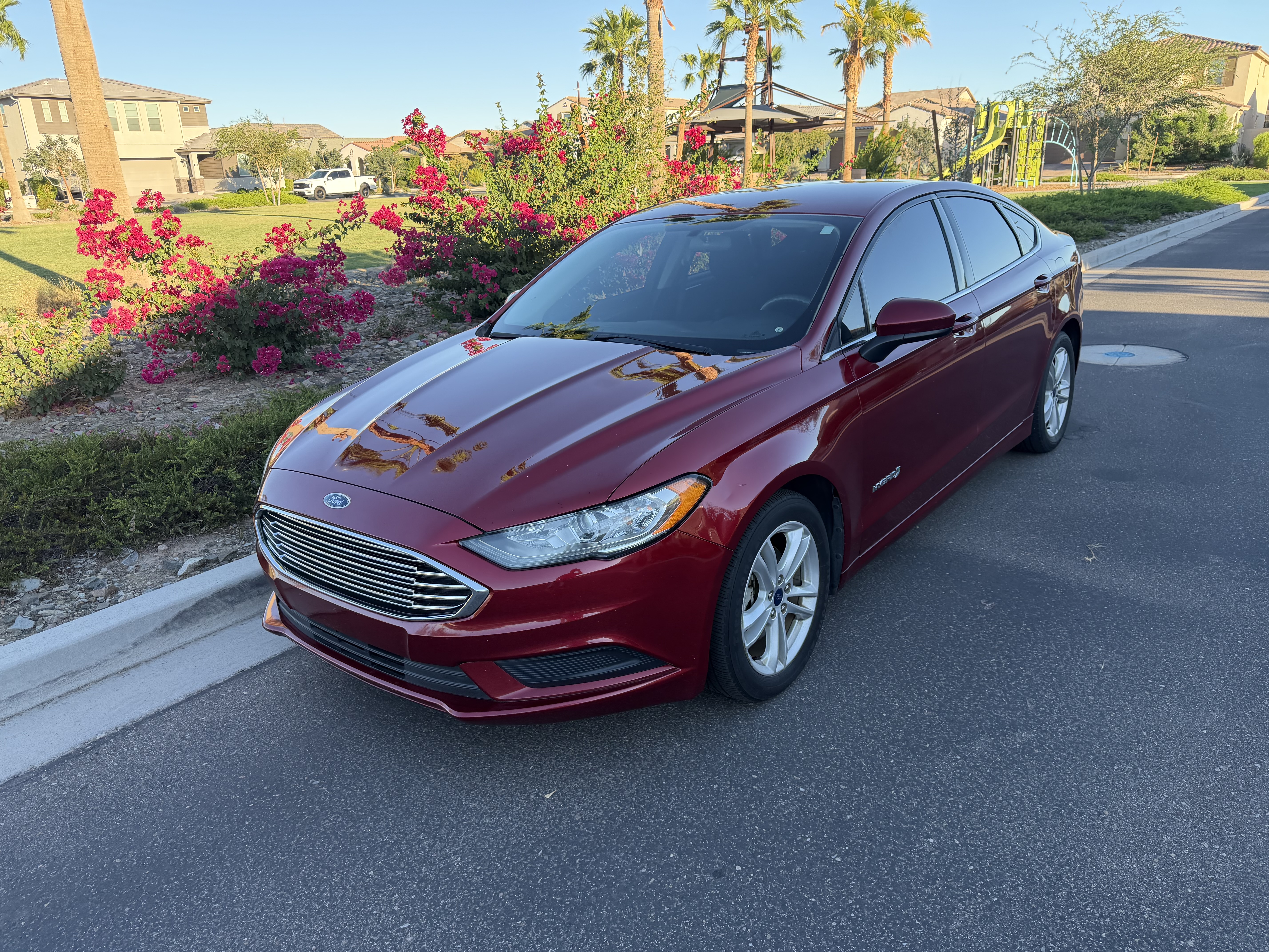 Used 2018 Ford Fusion SE FWD image 1