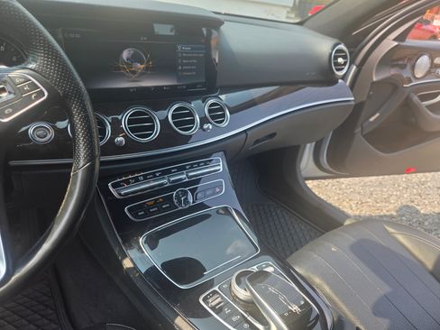 Used 2018 Mercedes-Benz E 300 4MATIC image 16