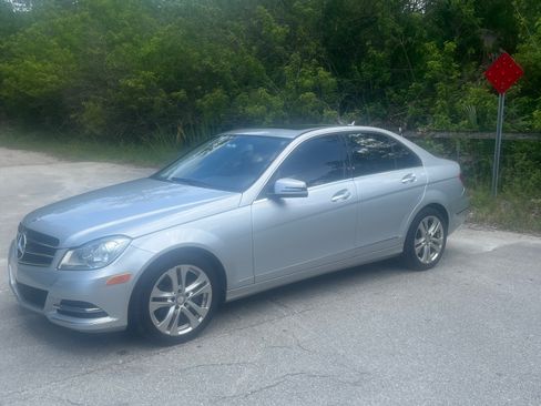 Used 2013 Mercedes-Benz C 250 Sedan image 1
