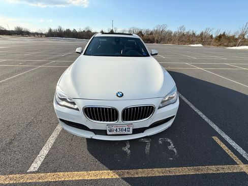 Used 2013 BMW 750Li xDrive image 9