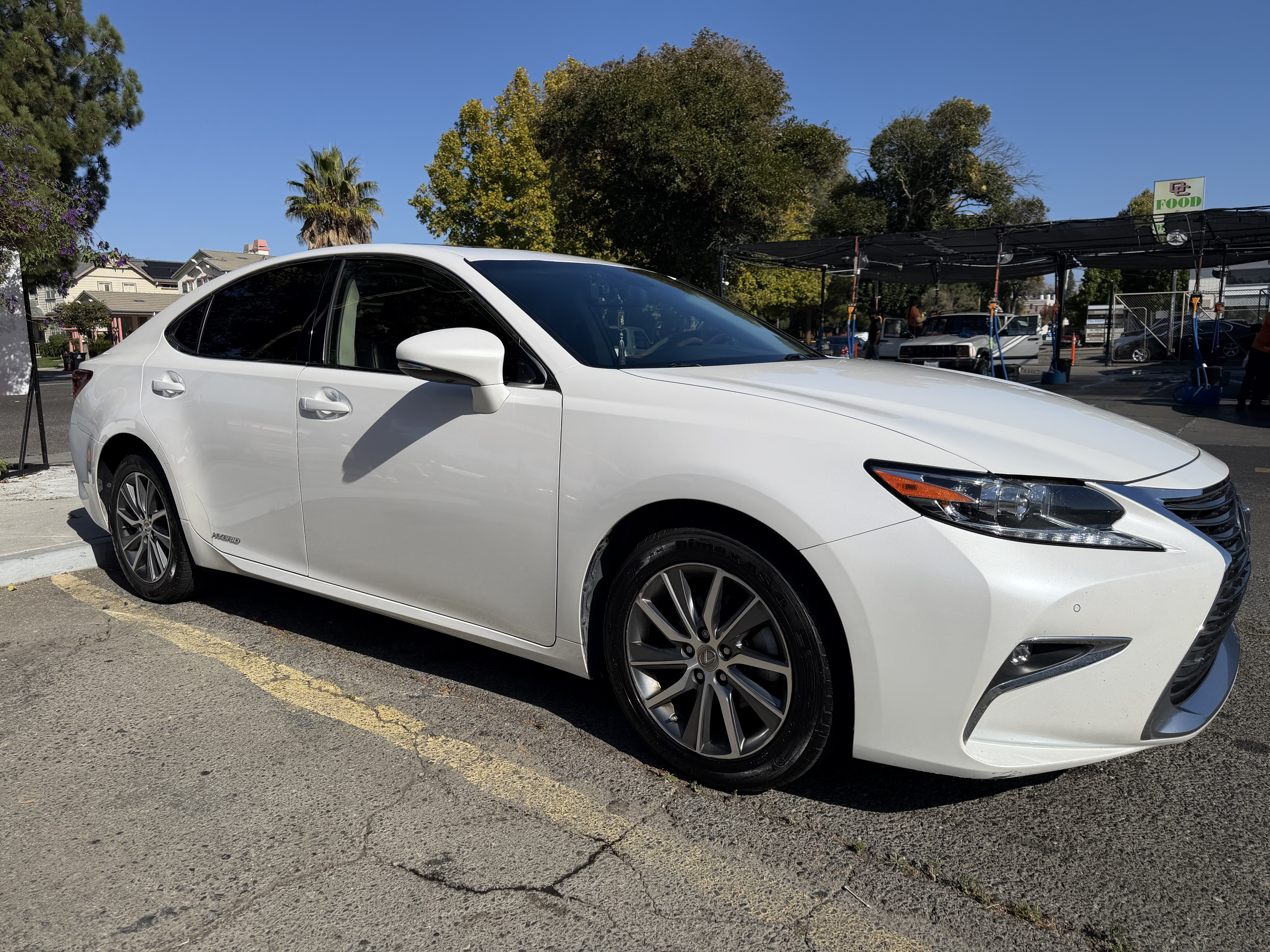 Used 2016 Lexus ES 300h w/ Navigation System Package FWD image 4