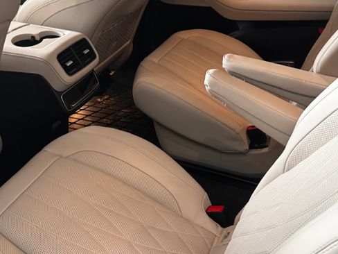 Used 2024 Mercedes-Benz GLS 63 AMG 4MATIC image 12