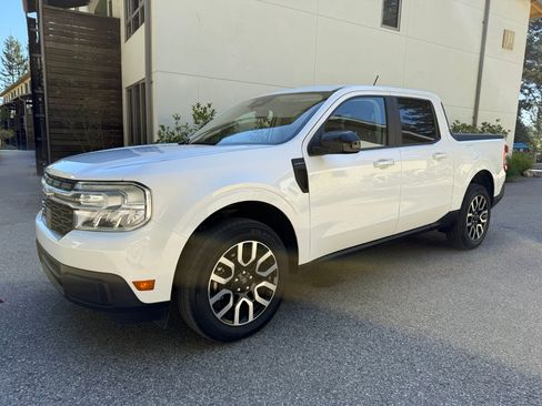Used 2024 Ford Maverick Lariat FWD image 1
