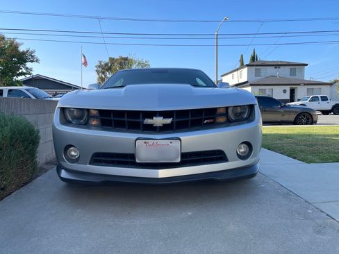 Used 2010 Chevrolet Camaro LT w/ LPO, Ground Effects Package RWD image 9