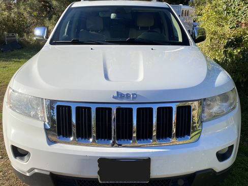 Used 2013 Jeep Grand Cherokee Limited w/ Trailer Tow Group IV AWD/4WD image 6