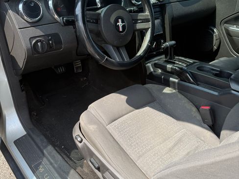 Used 2005 Ford Mustang Premium image 5