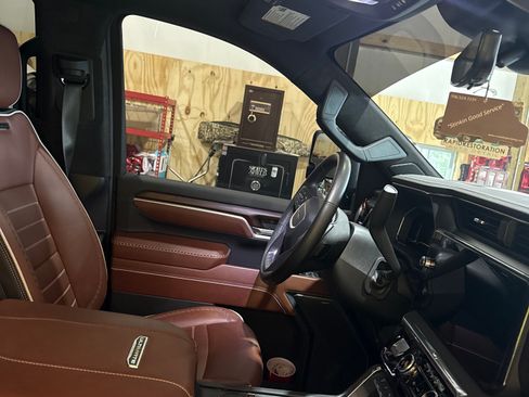 Used 2024 GMC Sierra 2500 Denali Ultimate image 12