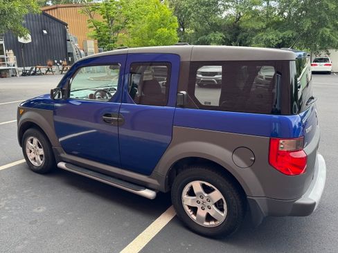Used 2005 Honda Element EX image 10