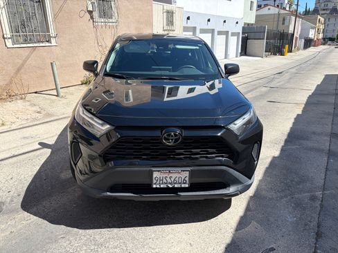 Used 2023 Toyota RAV4 LE FWD image 5