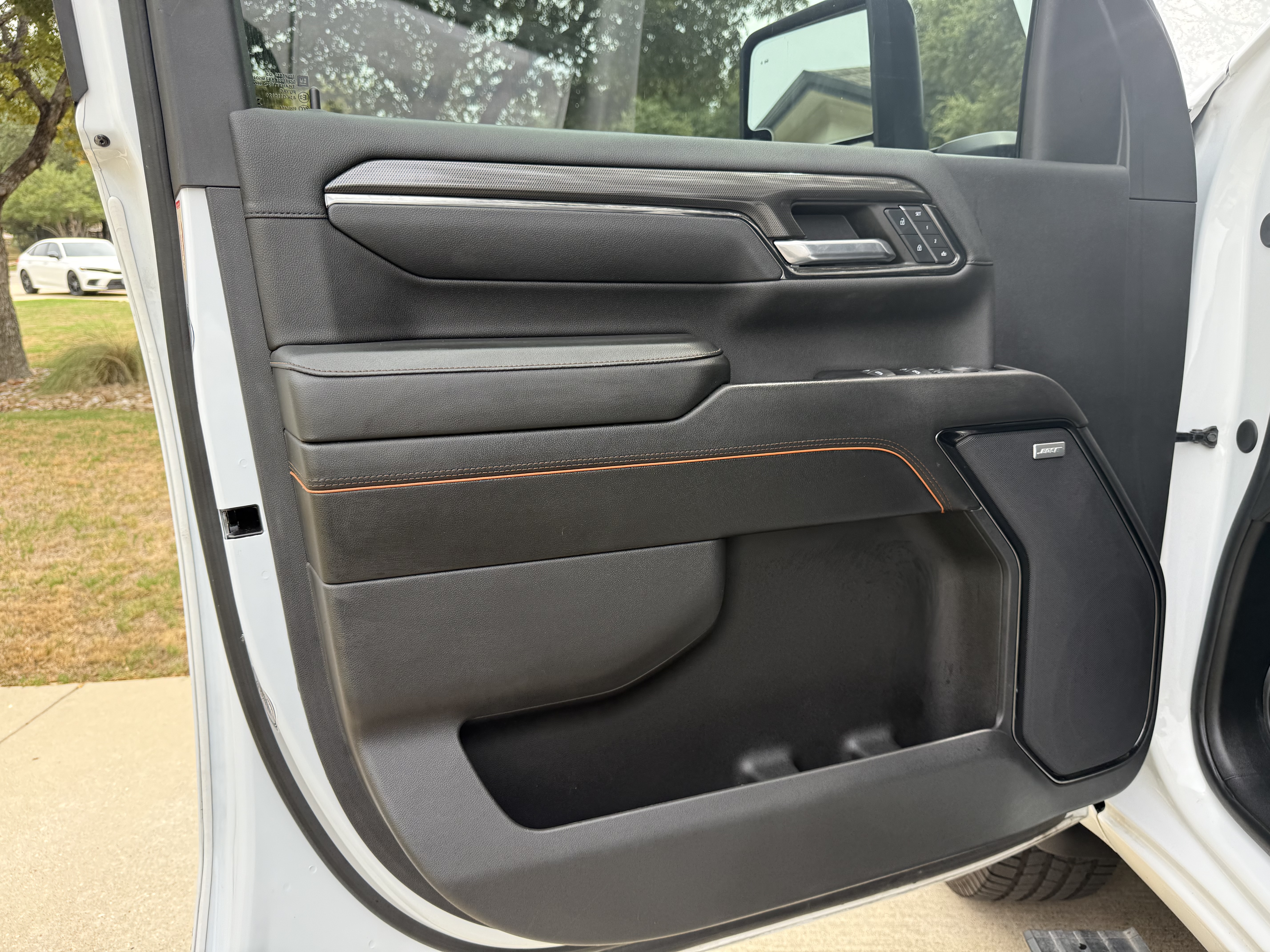 Used 2024 GMC Sierra 2500 AT4 w/ AT4 Premium Plus Package AWD/4WD image 30