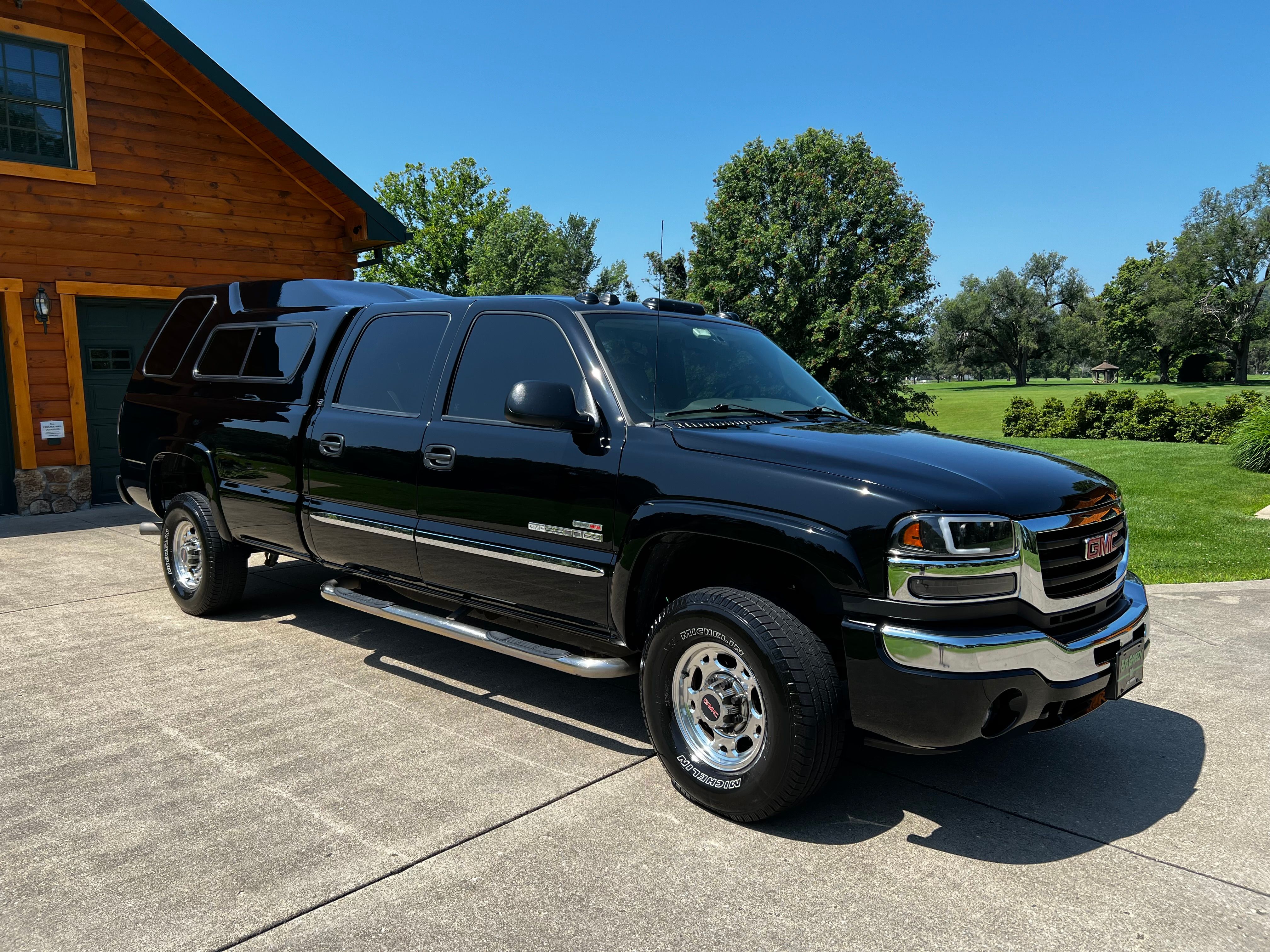 Used 2005 GMC Sierra 2500 SLT w/ Heavy-Duty Power Package AWD/4WD image 8