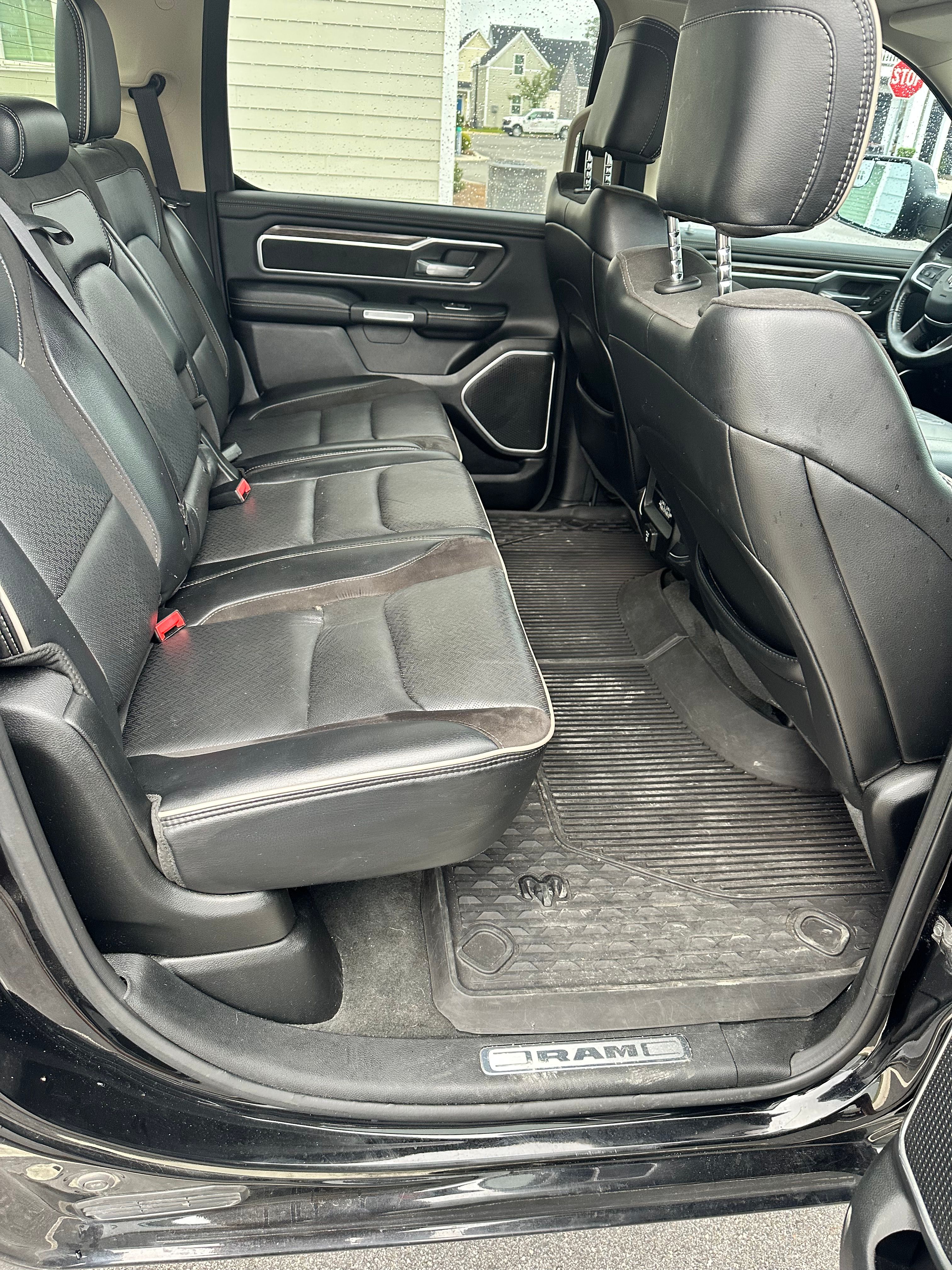 Used 2020 RAM 1500 Laramie RWD image 11