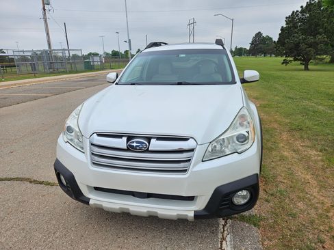 Used 2014 Subaru Outback 3.6R Limited image 4