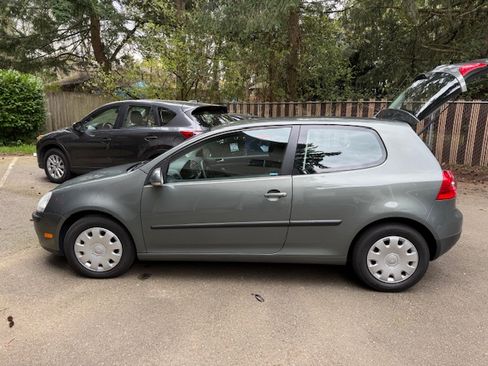 Used 2007 Volkswagen Rabbit 2-Door FWD image 2