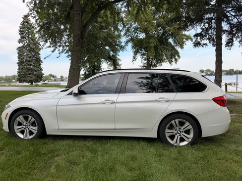 Used 2016 BMW 328d xDrive Wagon AWD/4WD image 1